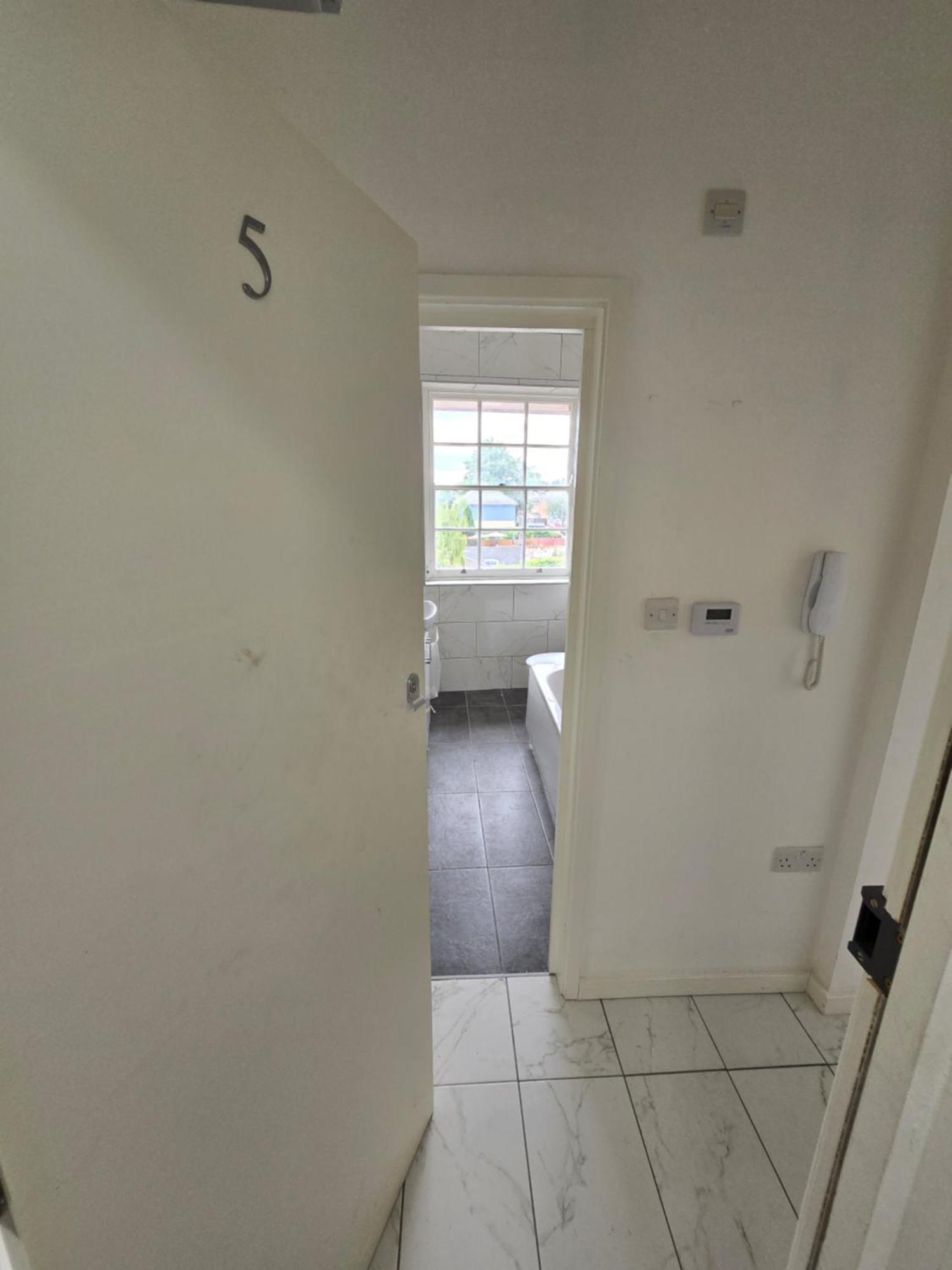 Pano Court 1 Bed Number 5 * Sittingbourne